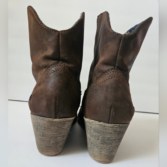 Brown Rocket Dog Ankle Booties - Picture 4 of 11